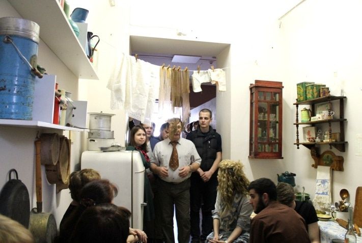 Томские новости, Томичам предлагают окунуться в романтику коммуналок под звуки гитары Томичам предлагают окунуться в романтику коммуналок под звуки гитары