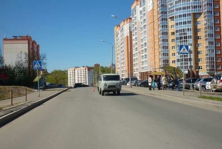 Происшествия, Томские новости, Двое детей попали под колеса УАЗа в Томске Двое детей попали под колеса УАЗа в Томске
