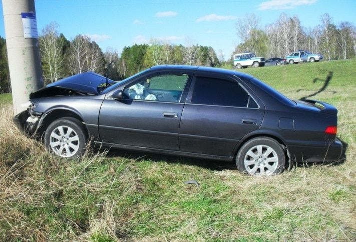 Происшествия, Томские новости, В Томской области водитель Camry врезался в столб В Томской области водитель Camry врезался в столб
