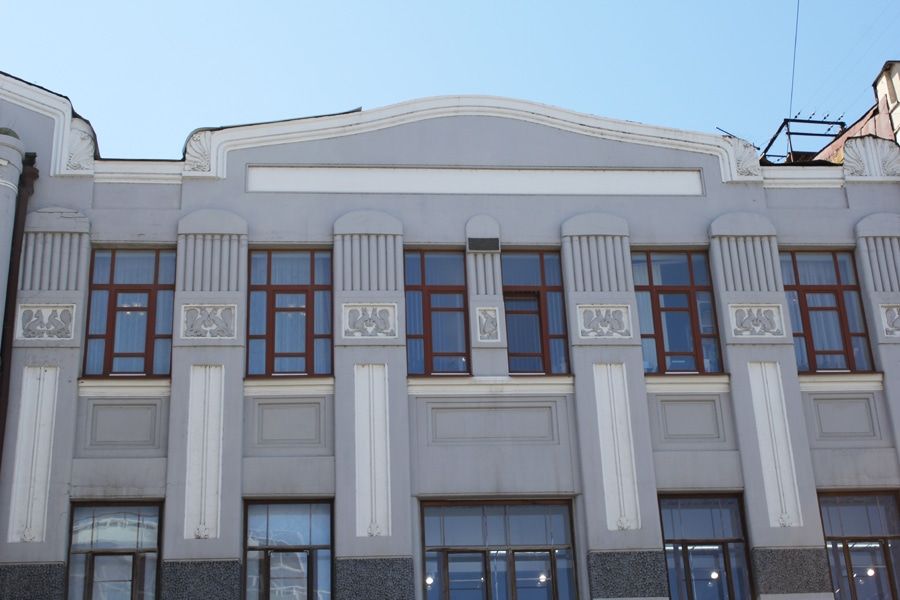 Городские детали: белочки на томском особняке