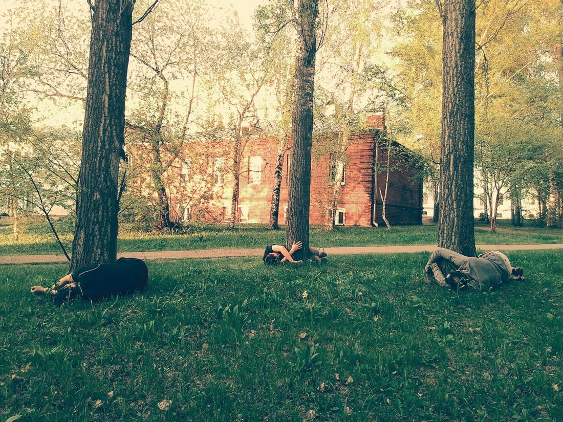 Томские новости, Томские перформеры что-то устроят сегодня у стен университета Томские перформеры что-то устроят сегодня у стен университета