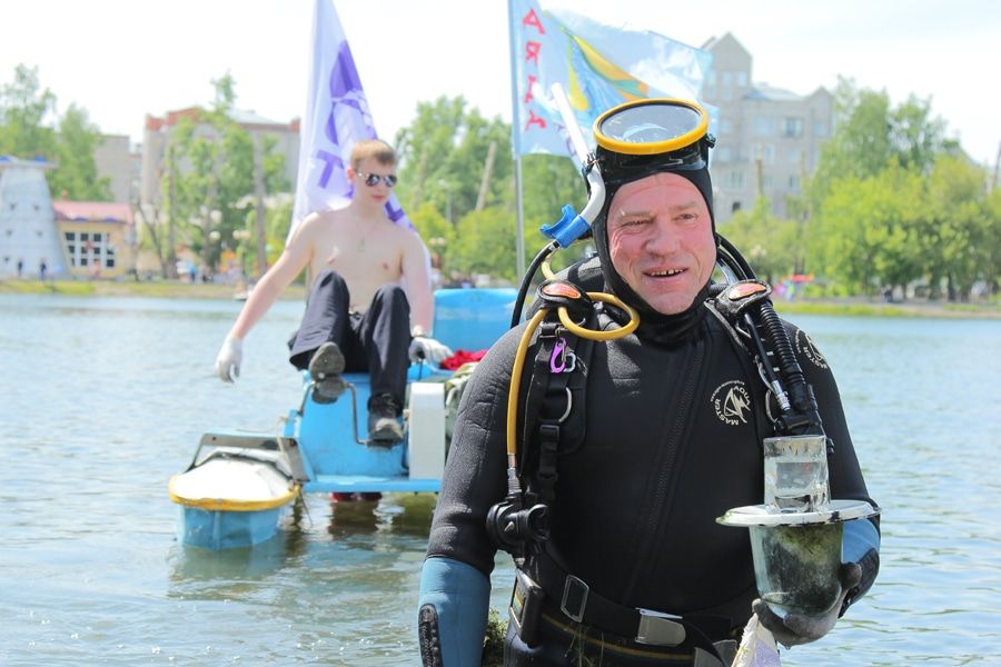Городское благоустройство, Томские новости, Томские аквалангисты подняли со дна Белого озера кухоные весы, часы и сотовые телефоны (ФОТО, ВИДЕО) Томские аквалангисты подняли со дна Белого озера кухоные весы, часы и сотовые телефоны (ФОТО, ВИДЕО)