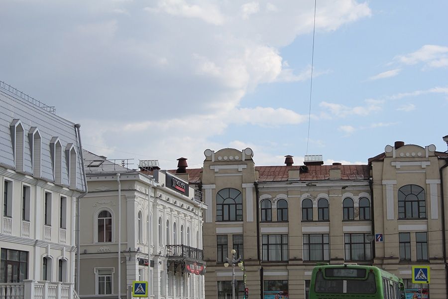 Городские детали: световые колодцы на крыше Второвского пассажа