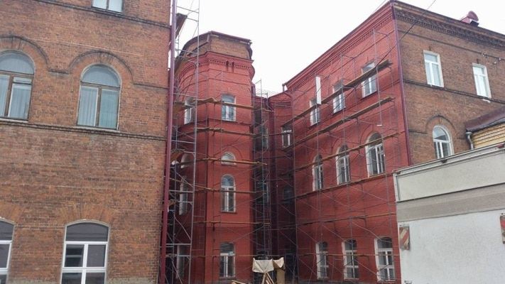 Томские новости, Фасад областного художественного музея покрыли грунтовкой (ФОТО) Фасад областного художественного музея покрыли грунтовкой (ФОТО)