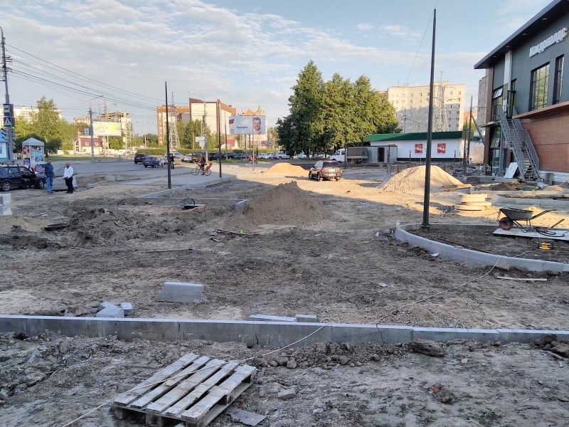 Томские новости, В Томске благоустраивают территорию перед «Макдоналдсом» (ФОТО) В Томске благоустраивают территорию перед «Макдоналдсом» (ФОТО)