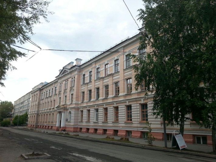 Зелень в городе, Томские новости, В Томске вырубили деревья перед клиникой СибГМУ им.А.Г.Савиных (ФОТО) В Томске вырубили деревья перед клиникой СибГМУ им.А.Г.Савиных (ФОТО)