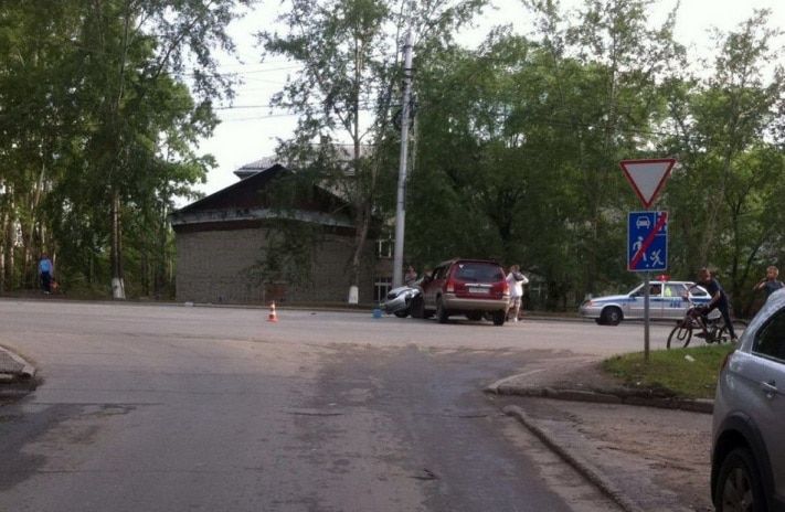 Происшествия, Томские новости, Женщина-водитель пострадала в ДТП с двумя иномарками в Томске Женщина-водитель пострадала в ДТП с двумя иномарками в Томске