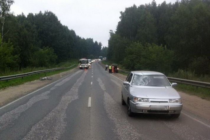 Происшествия, Томские новости, Ребенок-велосипедист попал под колёса ВАЗа на трассе под Томском Ребенок-велосипедист попал под колёса ВАЗа на трассе под Томском