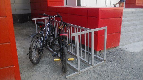 Городское благоустройство, Томские новости, В Кировском районе Томска появились несколько небольших велосипедных парковок В Кировском районе Томска появились несколько небольших велосипедных парковок