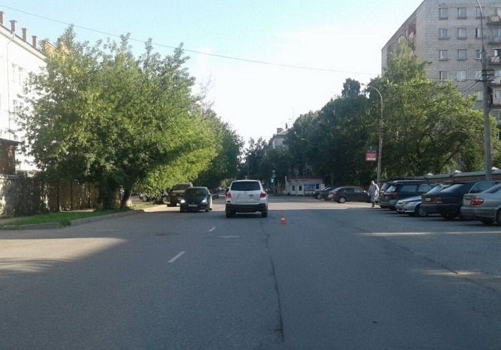 Происшествия, Томские новости, В Томске иномарка сбила женщину, переходившую дорогу вне перехода В Томске иномарка сбила женщину, переходившую дорогу вне перехода