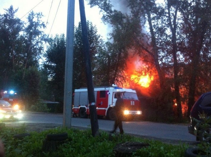 Происшествия, Томские новости, Два человека погибли при пожаре в деревянном доме в Томске Два человека погибли при пожаре в деревянном доме в Томске 
