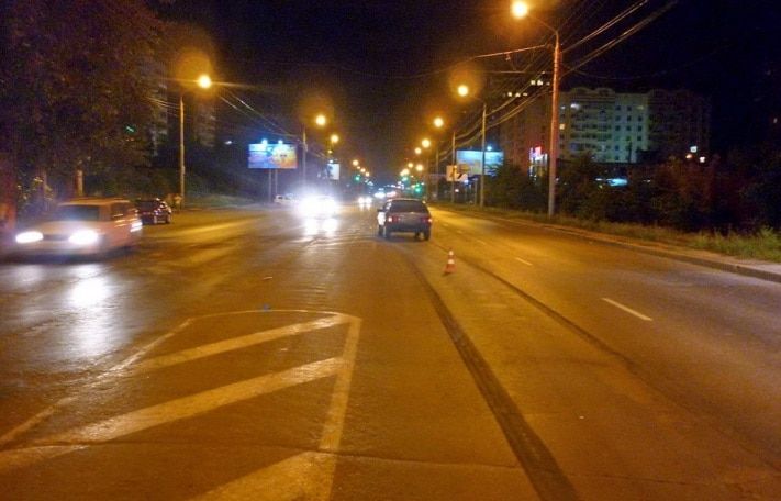 Происшествия, Томские новости, Женщина, переходившая дорогу вне перехода, попала под колеса ВАЗа в Томске Женщина, переходившая дорогу вне перехода, попала под колеса ВАЗа в Томске