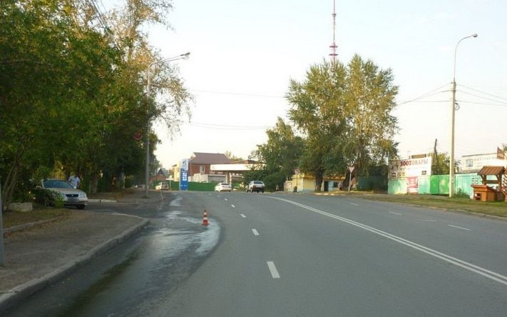 Происшествия, Томские новости, Выезжающая с заправки иномарка сбила велосипедиста в Томске Выезжающая с заправки иномарка сбила велосипедиста в Томске