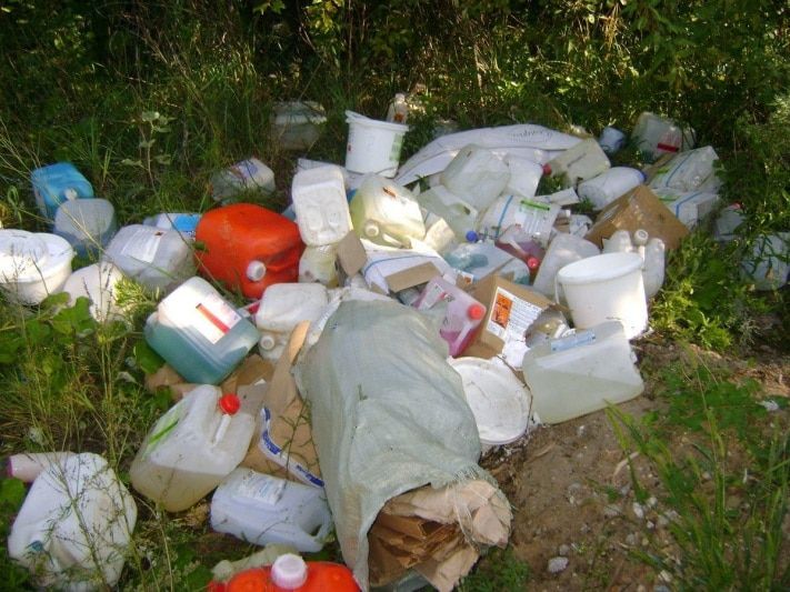 Происшествия, Томские новости, На трассе под Томском нашли просроченные химикаты (ФОТО) На трассе под Томском нашли просроченные химикаты (ФОТО)