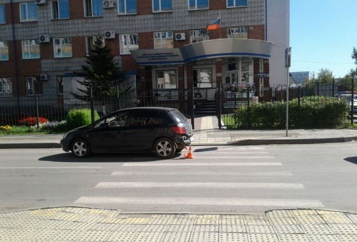 Происшествия, Томские новости, Двое несовершеннолетних пешеходов попали под машины в Томске Двое несовершеннолетних пешеходов попали под машины в Томске