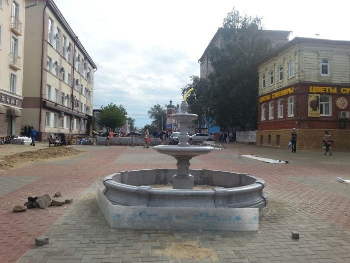 Городское благоустройство, Томские новости, Новый фонтан монтируют в Томске (ФОТО) Новый фонтан монтируют в Томске (ФОТО)
