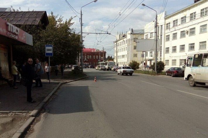 Происшествия, Томские новости, Троллейбус сбил пожилого пешехода в Томске Троллейбус сбил пожилого пешехода в Томске