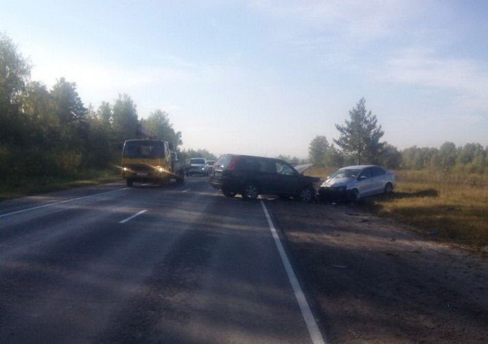 Происшествия, Томские новости, Две иномарки столкнулись на трассе под Томском, один человек пострадал Две иномарки столкнулись на трассе под Томском, один человек пострадал