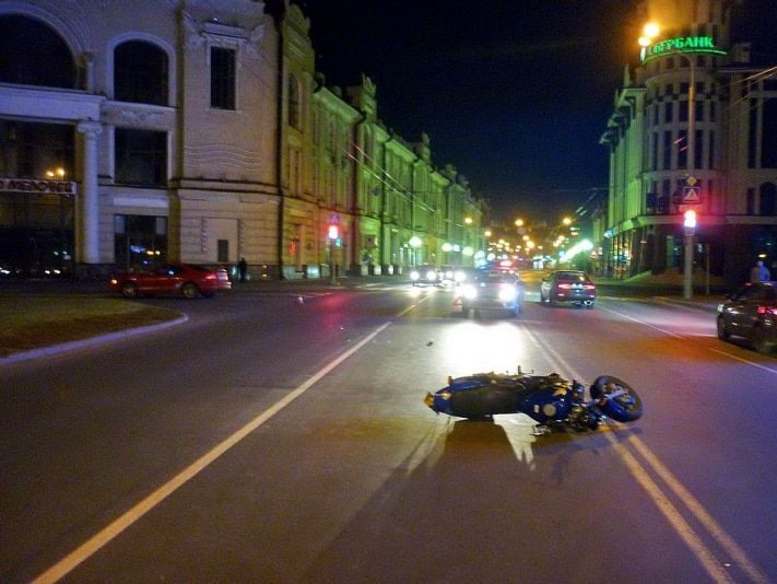 Происшествия, Томские новости, Ночью в Томске Ford Mustang столкнулся со встречным мотоциклом Ночью в Томске Ford Mustang столкнулся со встречным мотоциклом