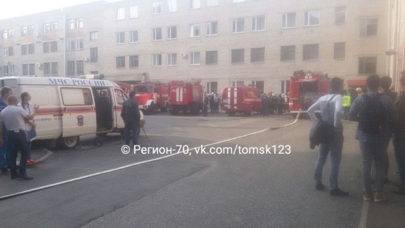 Происшествия, Томские новости, Загоревшийся электрощиток стал причиной эвакуации 15 человек из корпуса ТГАСУ в Томске Загоревшийся электрощиток стал причиной эвакуации 15 человек из корпуса ТГАСУ в Томске 