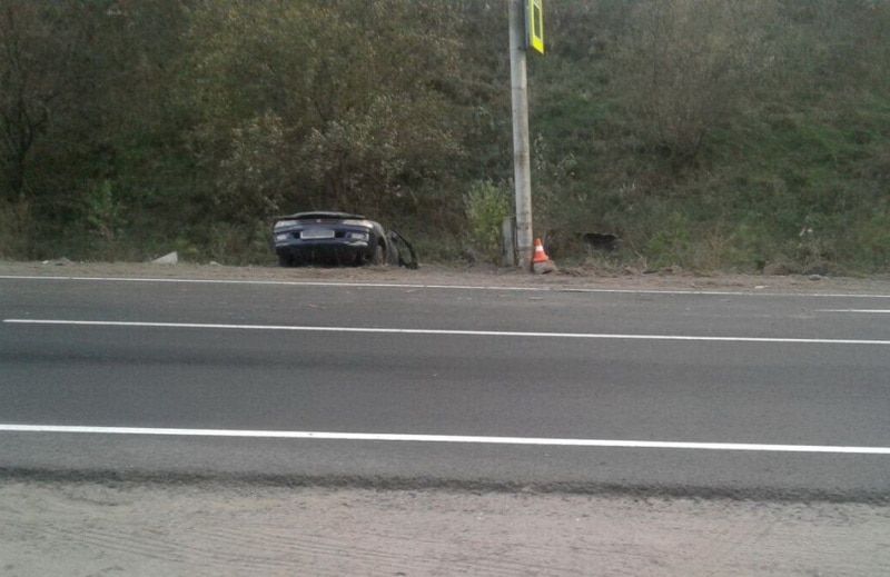 Происшествия, Томские новости, Toyota врезалась в столб в Томске, двое пострадали Toyota врезалась в столб в Томске, двое пострадали