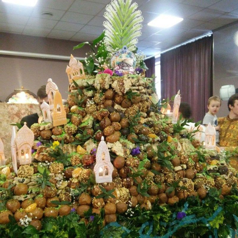 Томские новости, В Томске испекли гигантский торт из 23 коржей (ФОТО) В Томске испекли гигантский торт из 23 коржей (ФОТО)