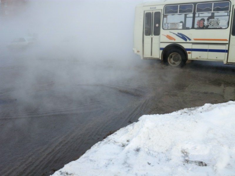Происшествия, Томские новости, В районе аварии на теплотрассе в Томске перекрыто движение В районе аварии на теплотрассе в Томске перекрыто движение