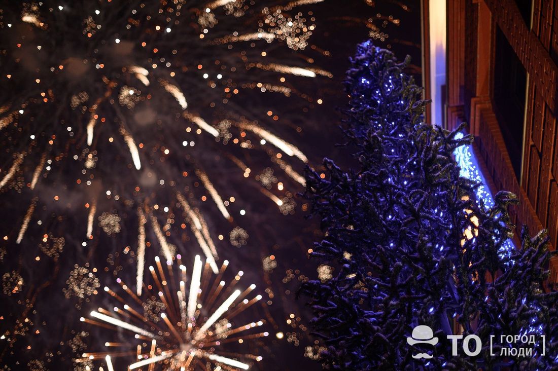 Новый год ❄, Праздники, Томские новости, Новогодний фейервек 2022 в Томске новый год фейерверк смотреть онлайн фотоотчет Новогодний фейерверк 2022 в Томске