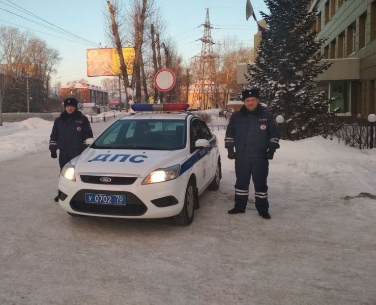 Происшествия, Томские новости, морозы водитель томск итатка машина сломалась спасатели В Томской области спасли замерзающего водителя с семьей