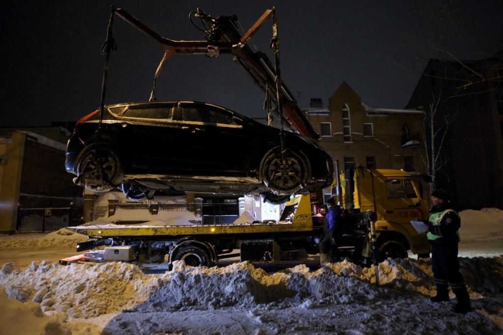 Дороги, Томские новости, уборка снега эвакуация Спецавтохозяйство томск С улиц Томска эвакуируют автомобили, мешающие уборке снега (ФОТО)