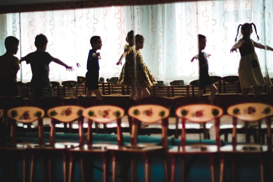 Безопасность, Дети в Томске и области, Дети города, Томские новости, памятка выпал из окна спасли детей ребенок В Томске выпустили памятку об опасности открытых окон для маленьких детей