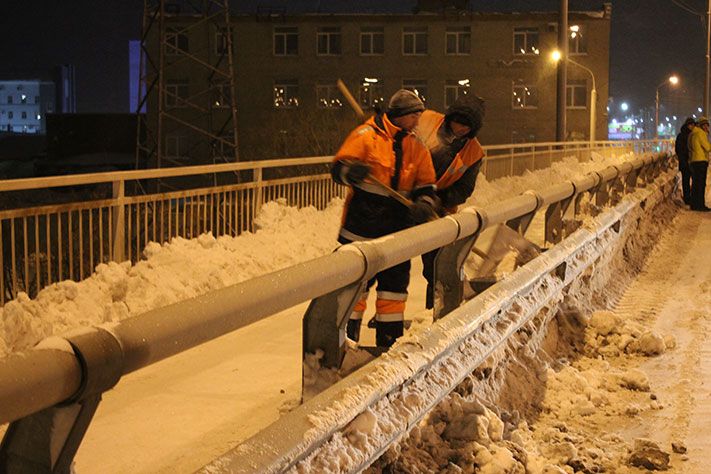 ЖКХ, Томские новости, тротуары ЖКХ уборка снега Ночью в Томске будут чистить тротуары
