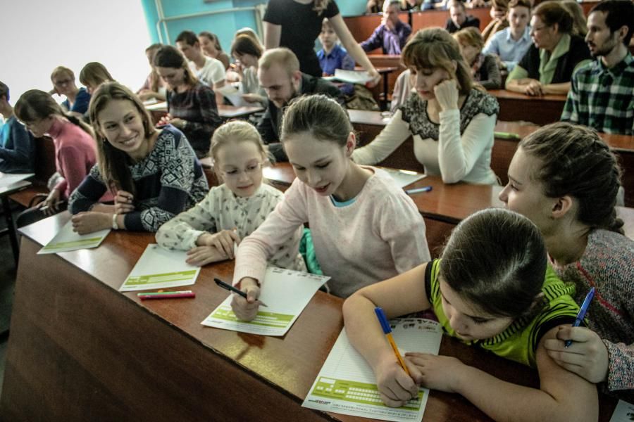 Конкурсы и акции, Томские новости, Тотальный диктант записаться диктант грамотность Юзефович На следующей неделе томичи напишут «Тотальный диктант»