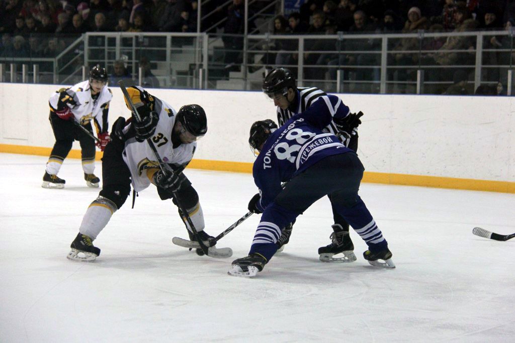 Спорт, Томские новости, Томскнефть ВНК, Томскнефть Стрежевой турнир хоккей В Стрежевом прошел турнир по хоккею, посвященный празднованию 50-летия «Томскнефти» (ФОТО)