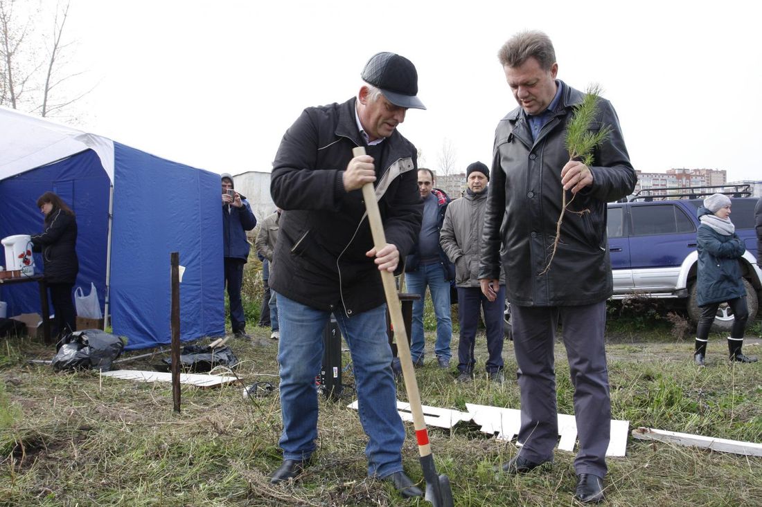Городское благоустройство, Дума Томска, Зелень в городе, Томские новости, Томск субботник золототвал саженцы депутат Новос Гордума Депутат Виктор Носов принял участие в озеленении территории золоотвала на ул.Вицмана