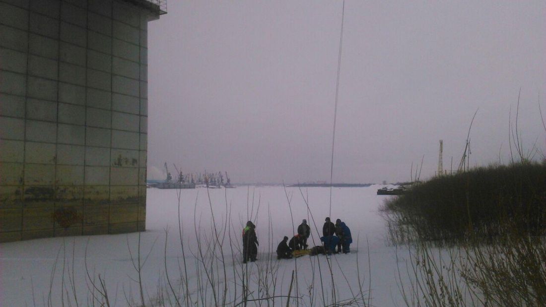 Происшествия, Томские новости, пострадали упали прыжки с веревкой падение стукнулись об землю прыгуны прыжки с веревкой в Томске пр В Томске двое пострадали при прыжке с моста на веревке (ФОТО)
