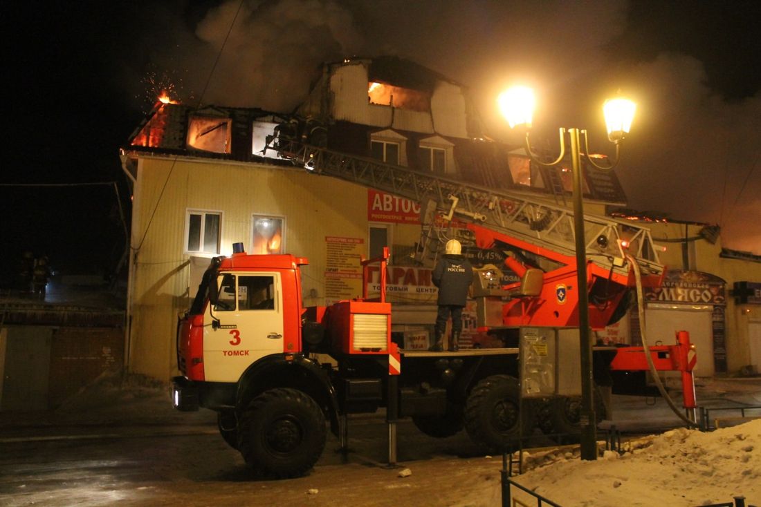 Происшествия, Томские новости, пожар тушили пять часов горит на Мира Пожарные пять часов тушили административное здание в Томске (ФОТО, ВИДЕО)
