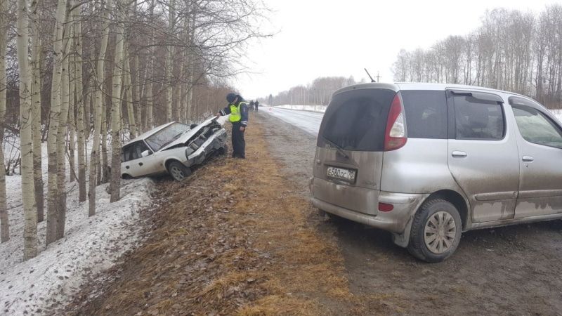 Происшествия, Томские новости, ДТП сбил пешеход водитель иномарка На трассе под Томском иномарка сбила мужчину, ремонтировавшего «Москвич» (ФОТО)