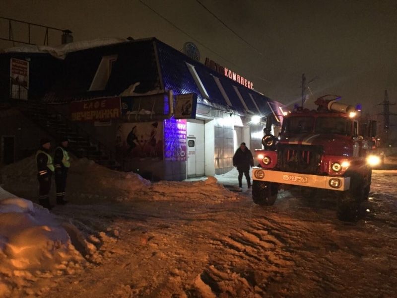 Происшествия, Томские новости, происшествия пожар эвакуация спасли Полицейские помогли эвакуировать жильцов горящего дома в Томске (ФОТО)