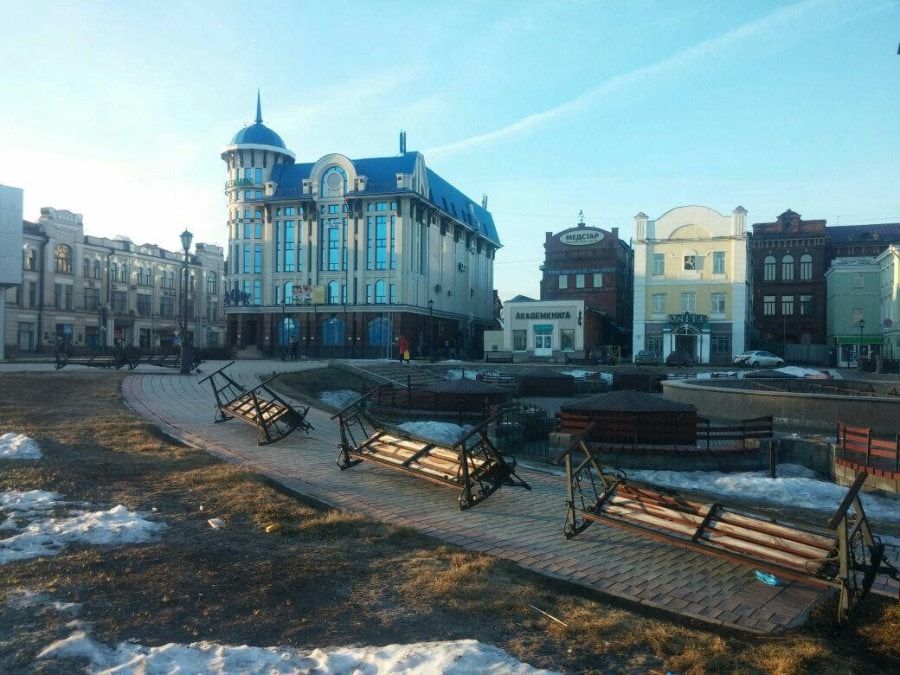 Томские новости, вандалы скамейки лавочки уличное пианино сломали разломали руки бы им оторвать Вандалы устроили погром в центре Томска (ФОТО)