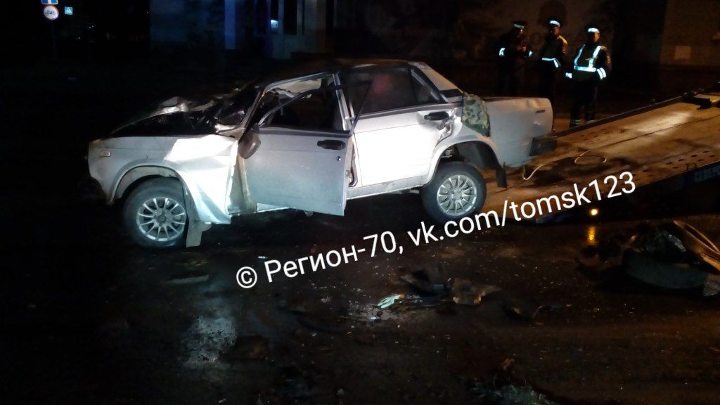 Происшествия, Томские новости, авария погиб ВАЗ столкнулся с деревом пьяное ДТП Пассажир «Жигулей» погиб в пьяном ДТП с неопытным водителем в Северске (ФОТО)