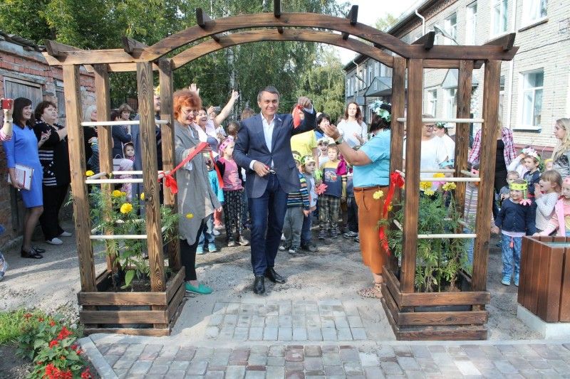 ЗД ТО, Зелень в городе, Томские новости, Монтессори экопарк дети дума депутаты автомонов В центре Томска открылся новый Экопарк (ФОТО)