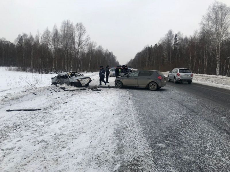 Происшествия, Томские новости, авария дтп смертельное дтп умерла женщина погибла Женщина погибла при столкновении ВАЗа и иномарки на томской трассе (ФОТО)