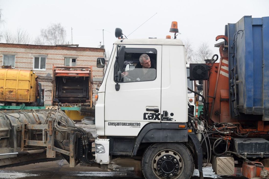 ЖКХ, Томские новости, транспорт эвакуация автомобили мешают проезду техники САХ спецавтохозяйство мусорная реформа Власти Томска хотят штрафовать автовладельцев, чей транспорт мешает проезду мусоровозов