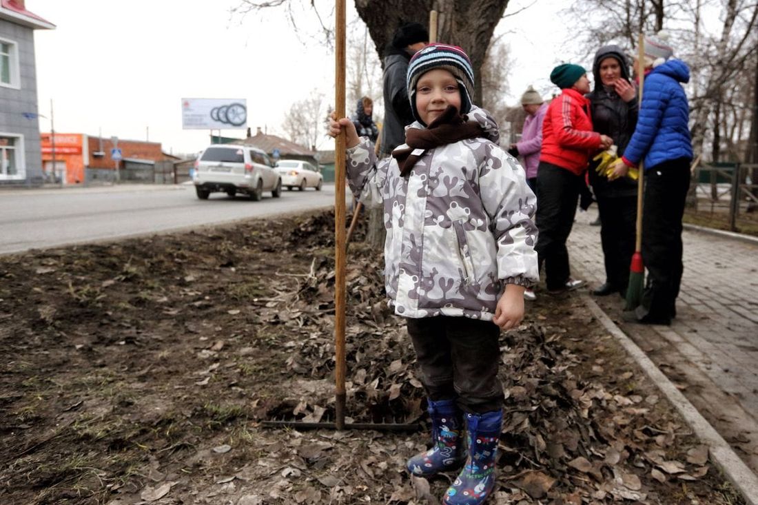 Городское благоустройство, Томские новости, уборка субботник город к весне День победы Более 11 тыс. человек томичей вышли на общегородской субботник (ФОТО)