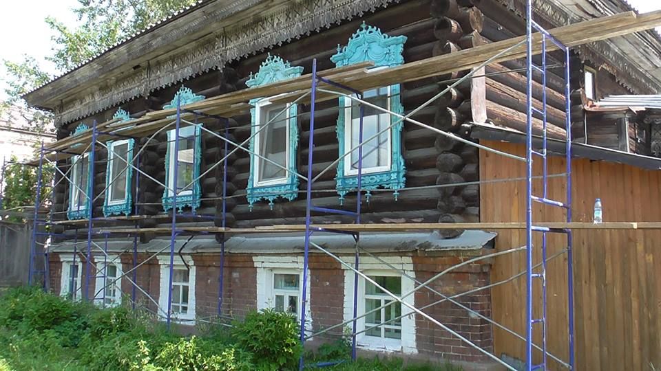 Деревянная архитектура, Том Сойер Фест, Томские новости, Сойер фест фестиваль архитектура дерево Томичам предлагают помочь в ремонте фасада деревянного дома на Войкова, 18