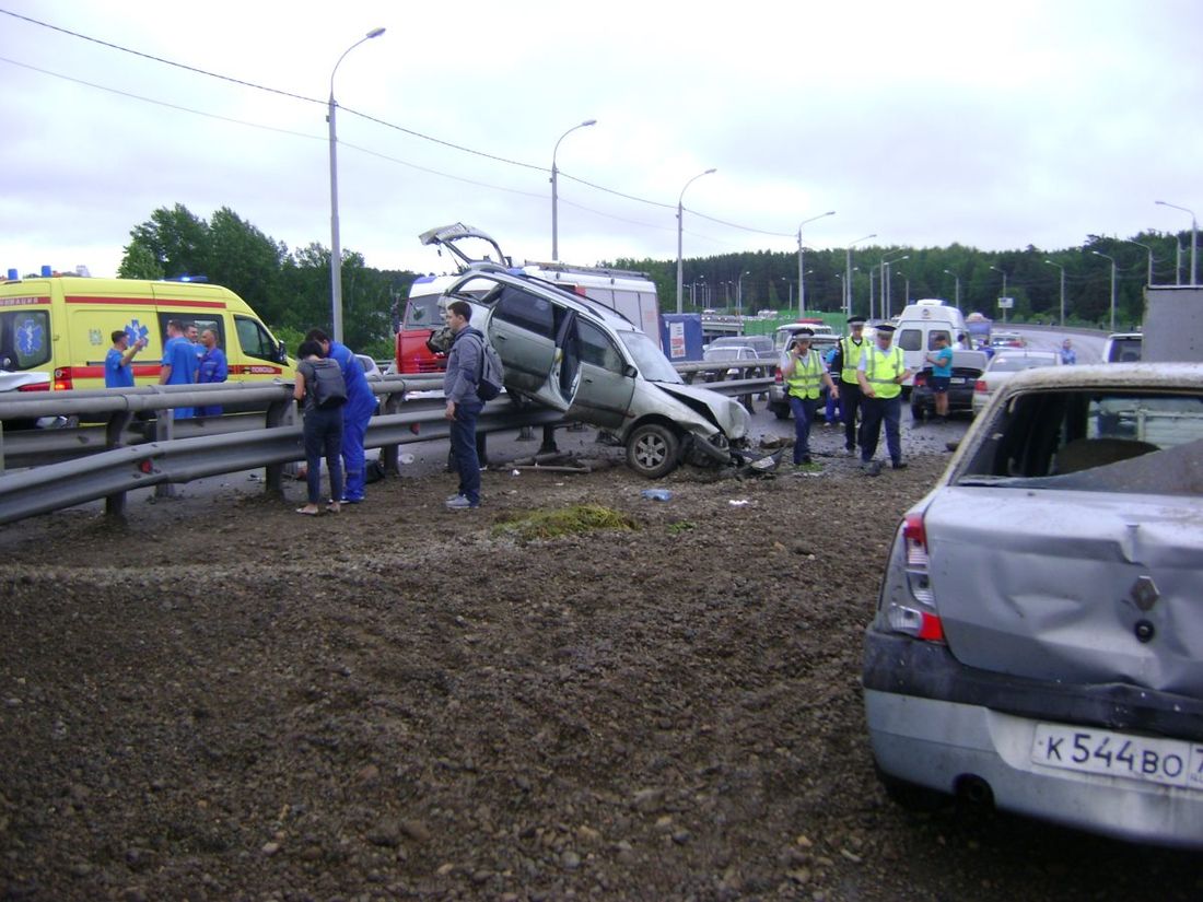 Медицина и здоровье, Происшествия, Томские новости, авария ДТП врезались Балтийская пострадали массовая авария После массового ДТП на Балтийской в Томске за помощью обратились 13 человек