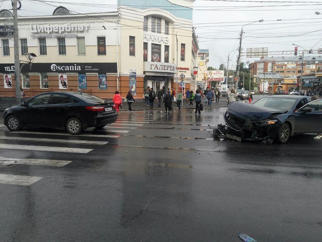 Происшествия, Томские новости, пострадали происшествия пробка Две иномарки столкнулись в центре Томска (ФОТО)