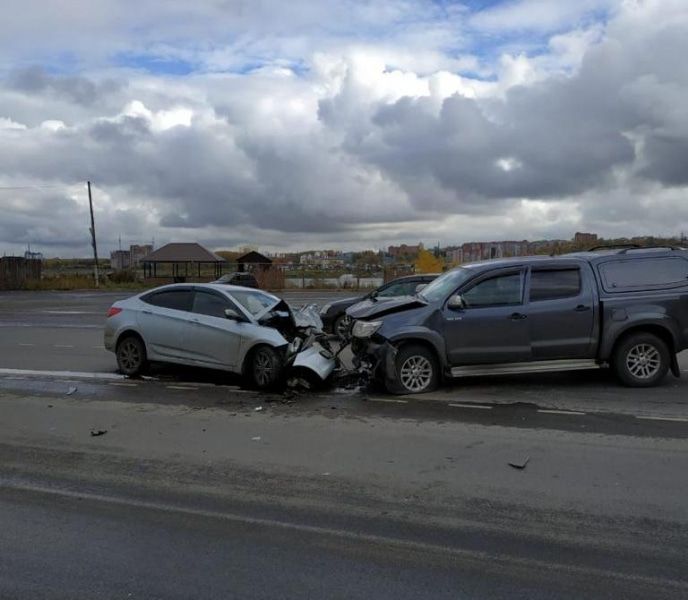 Происшествия, Томские новости, авария ДТП врезались столкнулись пострадали авария иномарки сводка происшествий Двое пострадали в лобовом столкновении иномарок на трассе в Томске (ФОТО)