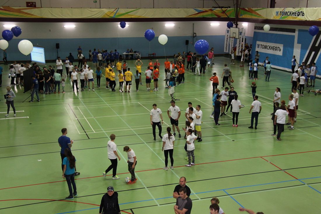 Томские новости, Томскнефть ВНК, спорт томскнефть соревнования нефтяники день нефтяника Сотрудники «Томскнефти» приняли участив соревнованиях «Быть в спорте модно»